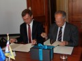 The Foundation's Chairman, Mr. Mitropoulos signing the Memorandum of Understanding with DNV GL's C.E.O. Mr. Tor E. Svensen.